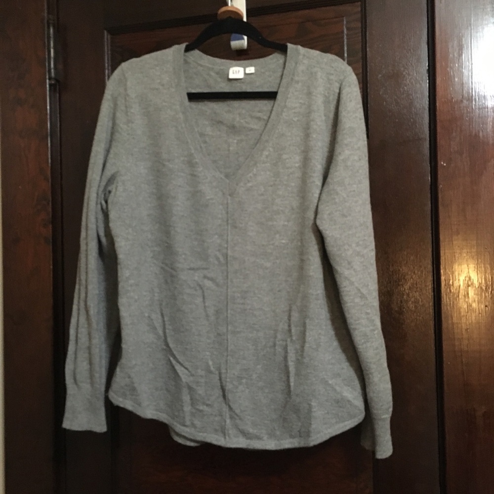 Gap wool v neck sweater